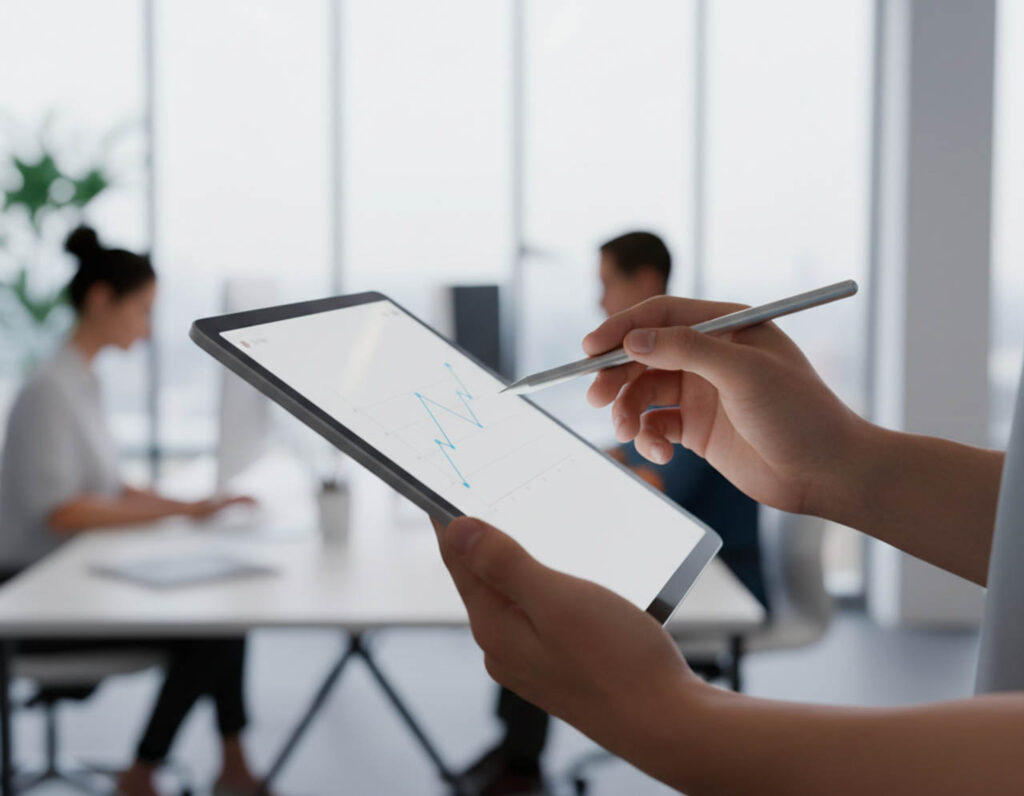 Diagrama de agentes de IA colaborando en ventas, soporte, finanzas y operaciones.